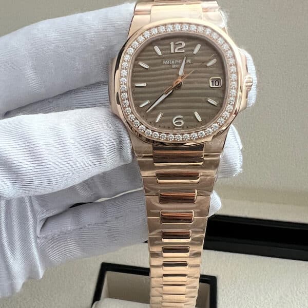 Patek Philippe Nautilus Quartz 32mm 7010/1R-012 Golden Brown Opaline Dial - Image 2