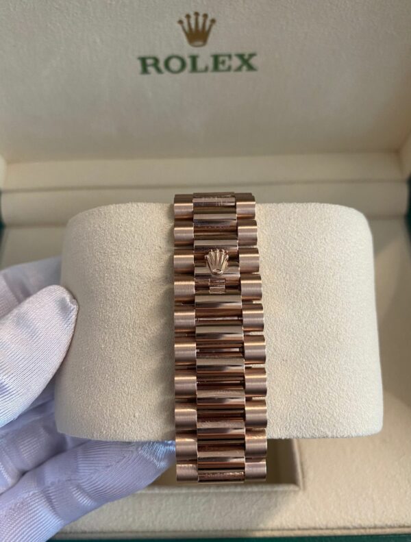 Rolex Oyster Perpetual Day-Date 40mm Olive Green Dial 228345RBR - Image 4