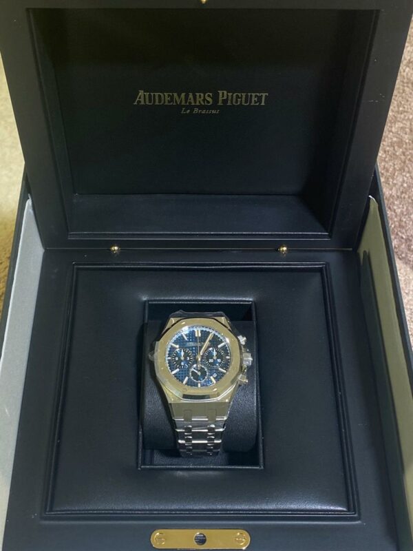 Audemars Piguet Royal Oak 38mm 26715ST.OO.1356ST.01 Selfwinding Chronograph “Grande Tapisserie” Dial Iconic Bleu Nuit Nuage 50 hue - Image 3