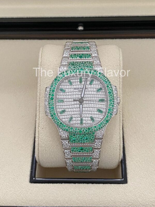Patek Philippe Nautilus 35.2mm 7118/1453G Self-Winding Paved With Diamonds And Emerald - Image 6