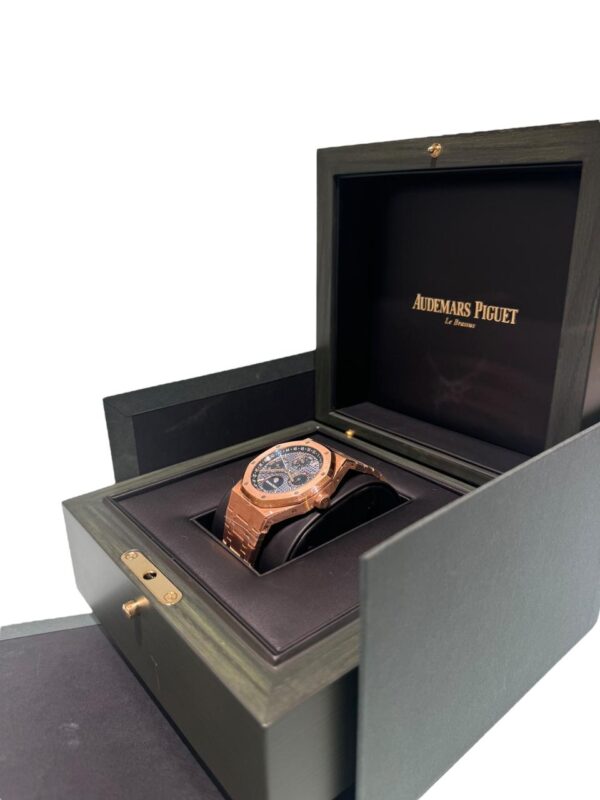 Audemars Piguet Royal Oak 41mm 26574OR.OO.1220OR.03 Rose Gold Blue Dial With ''Grande Tapisserie'' Dial - Image 5