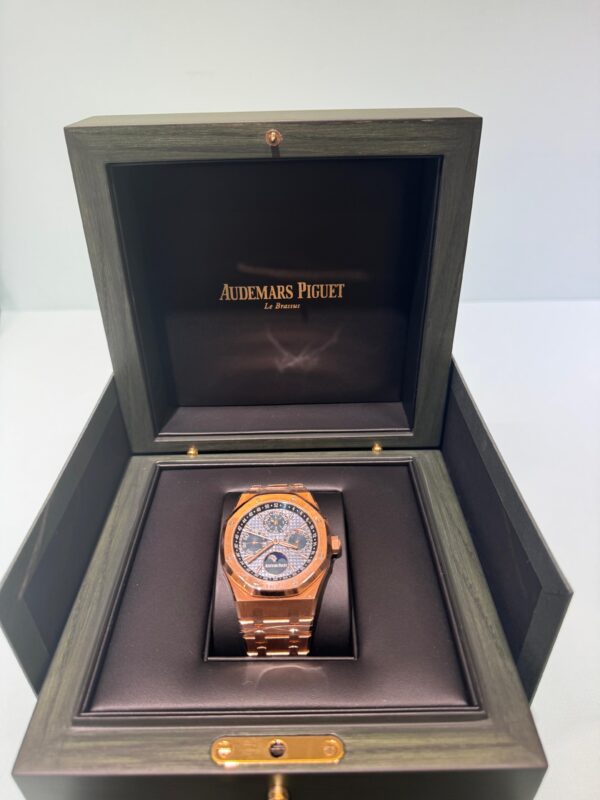 Audemars Piguet Royal Oak 41mm 26574OR.OO.1220OR.03 Rose Gold Blue Dial With ''Grande Tapisserie'' Dial - Image 6