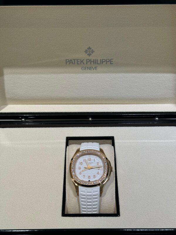 Patek Philippe Aquanaut Quartz 38.8mm 5269/200R White Strap Diamonds - Image 4