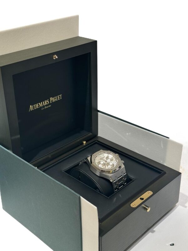 Audemars Piguet Royal Oak 41mm 26240St.OO.1320ST.03 50th Anniversary White - Image 4