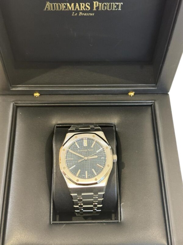 Audemars Piguet Royal Oak 41mm 15510ST.OO.1320ST.06 Stainless Steel "Bleu Nuit, Nuage 50" Dial - Image 4