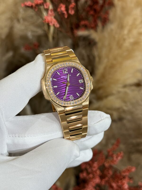 Philippe Patek Nautilus 7010/1R Quartz Rose Gold/Purple Dial With Diamonds - Image 2