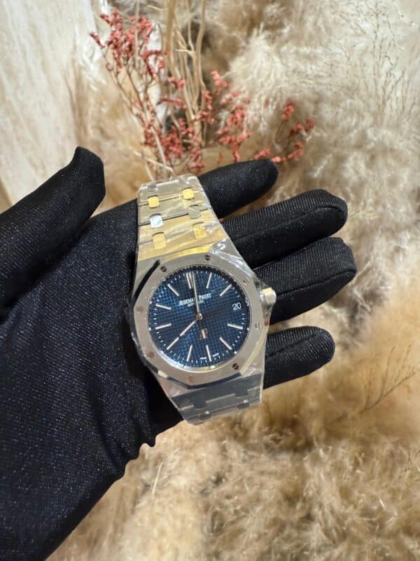 Audemars Piguet Royal Oak 39mm "Jumbo" Extra-Thin 16202ST.OO.1240ST.02 Stainless Steel “Bleu nuit nuage 50” Dial - Image 2