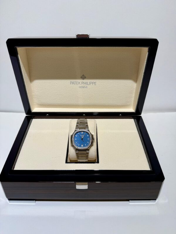 Patek Phillipe Nautilus Self-Winding 35.2mm 7118/1200A Blue Opaline Dial - Image 3